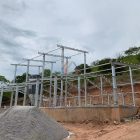 Steel warehouse structure installation in Panama